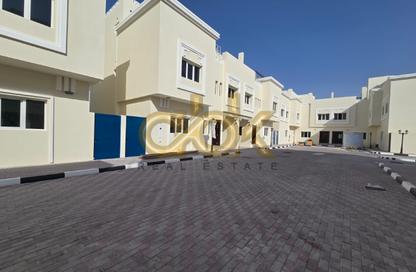 مجمع سكني - 8 غرف نوم - 8 حمامات للايجار في منطقة مويثر - الريان - الدوحة
