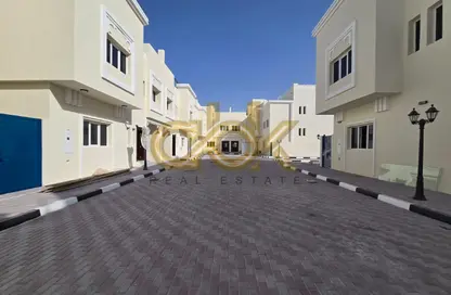 مجمع سكني - 8 غرف نوم - 8 حمامات للايجار في منطقة مويثر - الريان - الدوحة