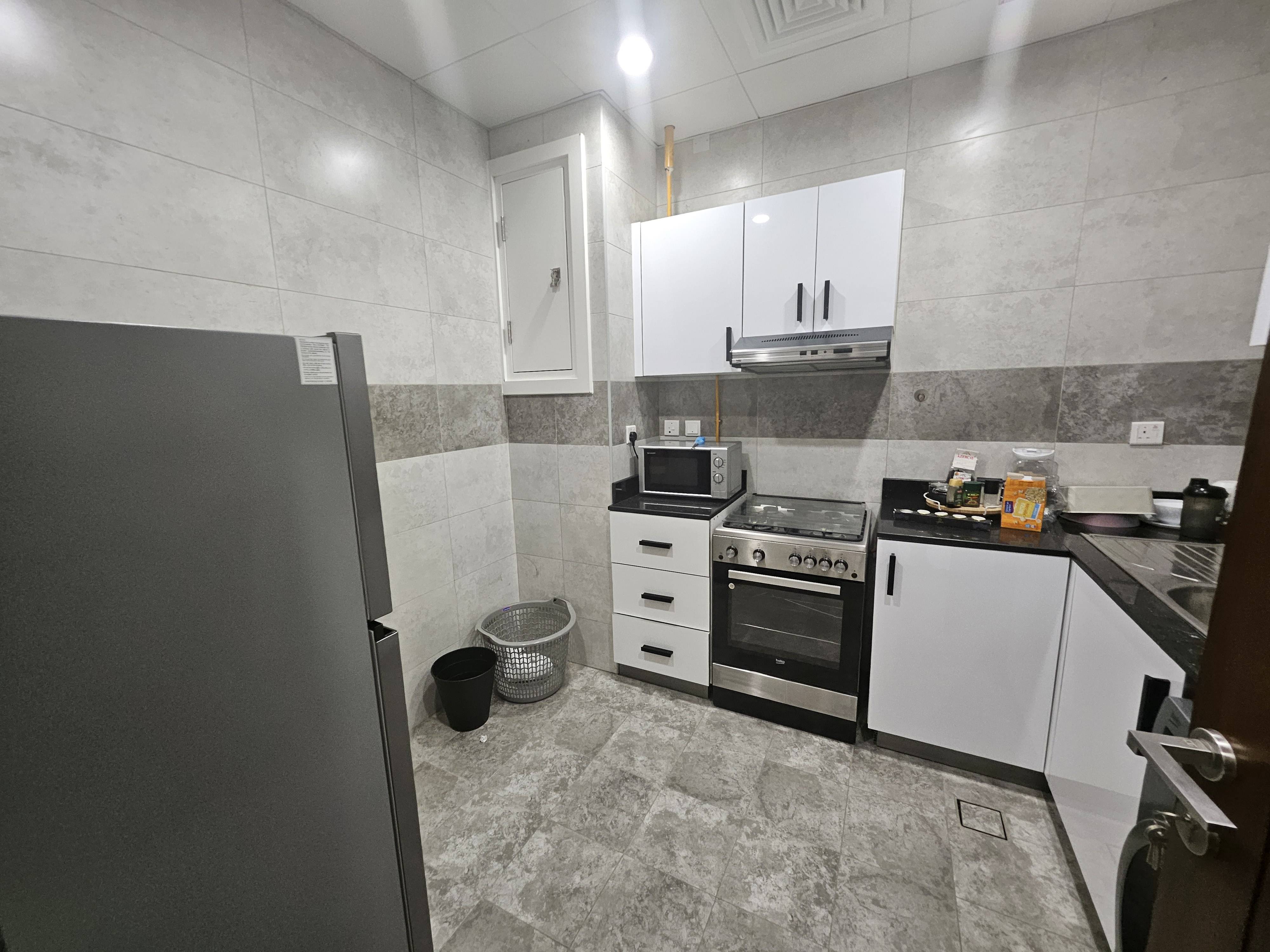 HIGH END SEE VIEW 1BEDROOM FULLY FURNISHED BALCONY thumbnail 4