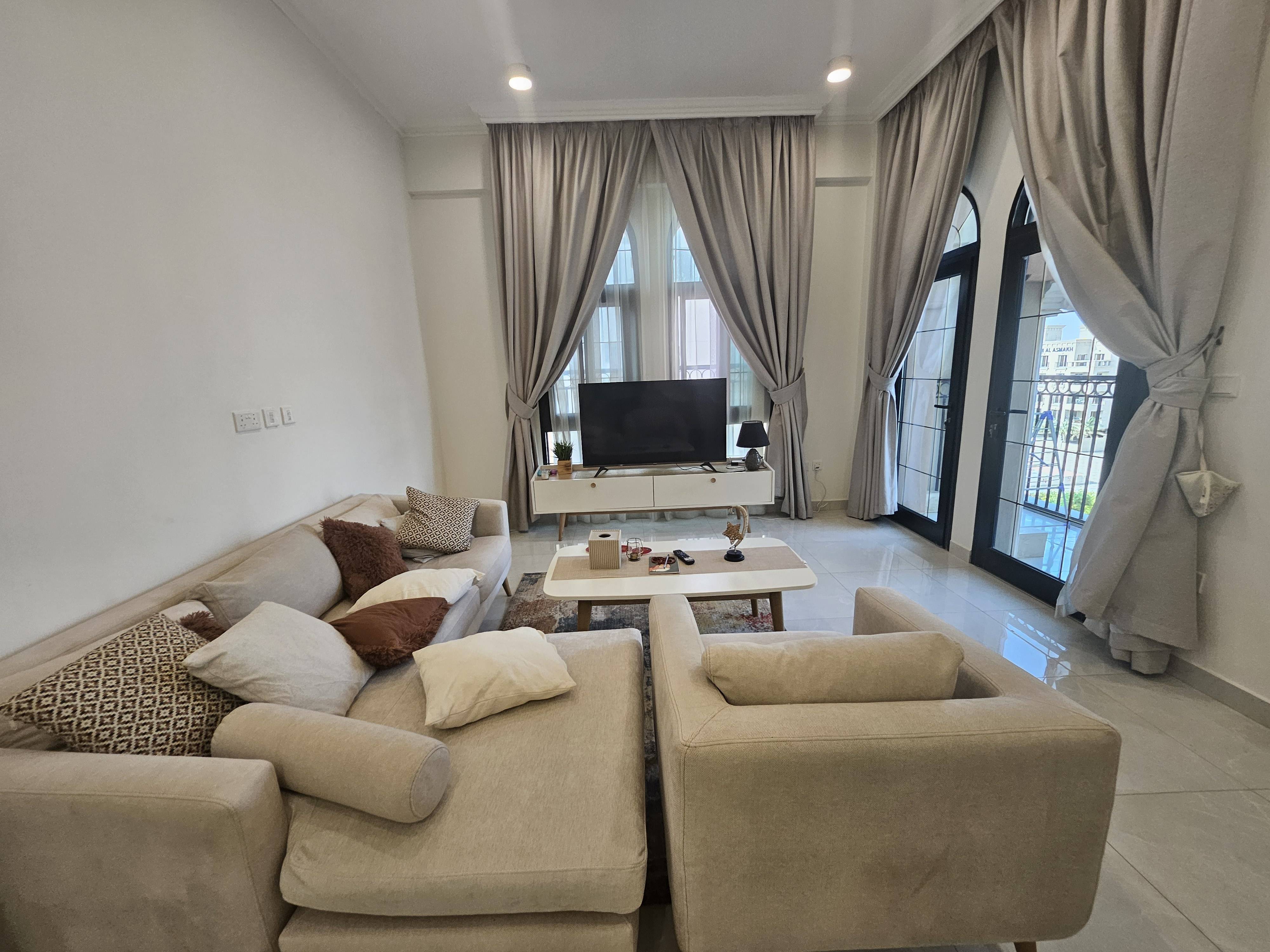 HIGH END SEE VIEW 1BEDROOM FULLY FURNISHED BALCONY thumbnail 12