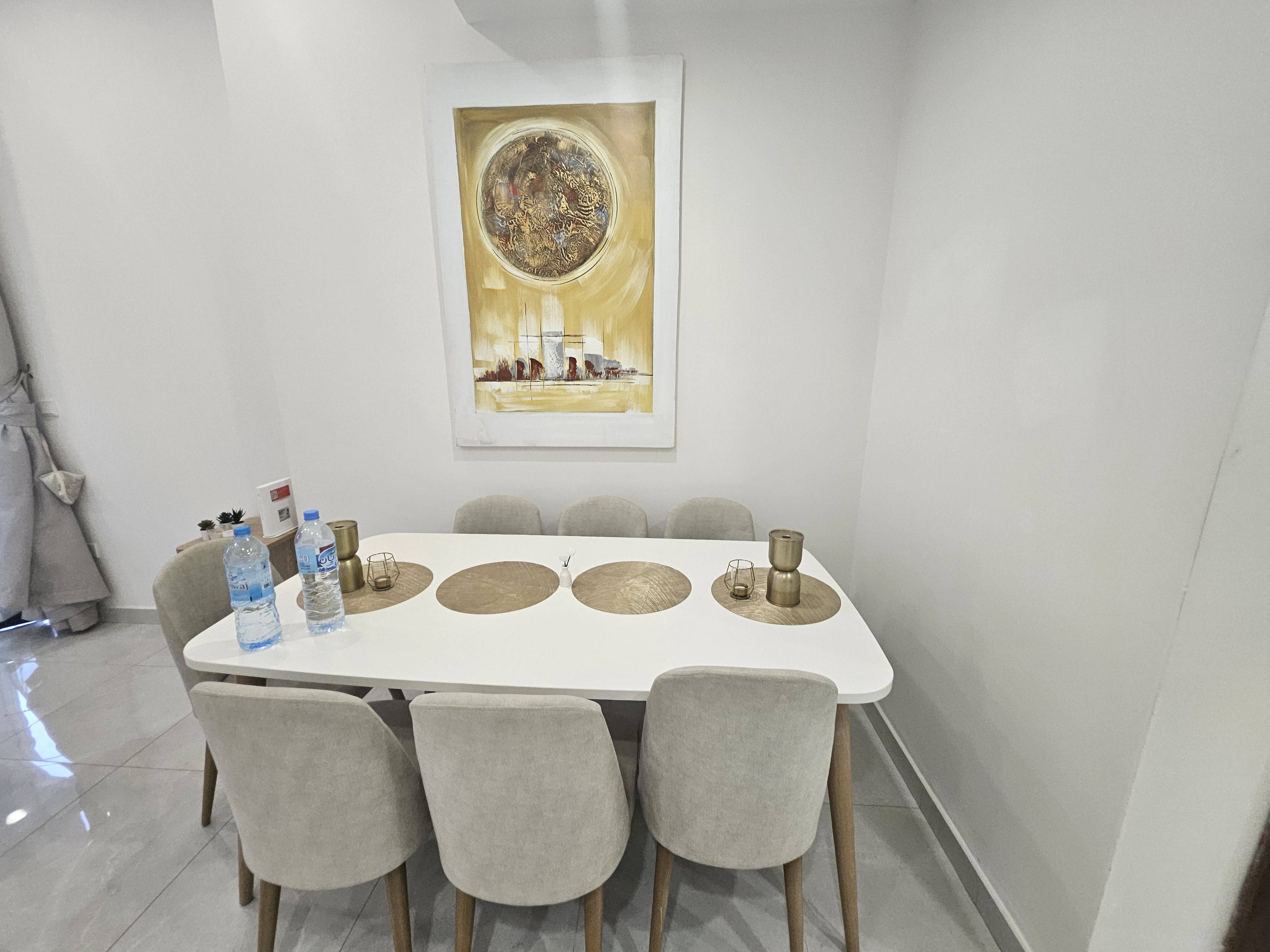 HIGH END SEE VIEW 1BEDROOM FULLY FURNISHED BALCONY thumbnail 9