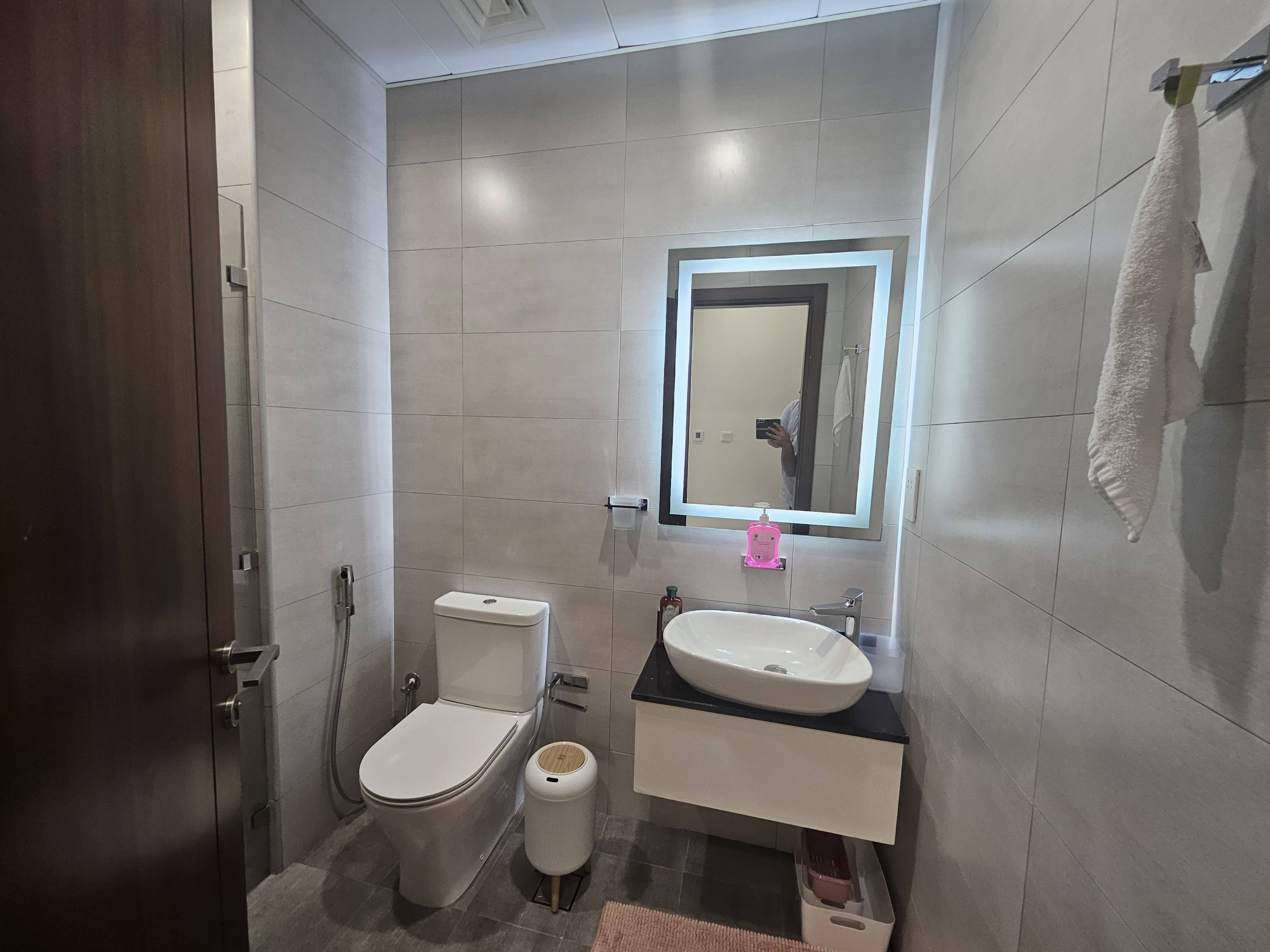 HIGH END SEE VIEW 1BEDROOM FULLY FURNISHED BALCONY thumbnail 8