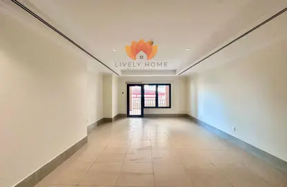 Apartment - 1 Bedroom - 2 Bathrooms for rent in West Porto Drive - Porto Arabia - The Pearl Island - Doha