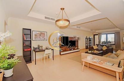 Apartment - 2 Bedrooms - 2 Bathrooms for rent in Tower 4 - Porto Arabia - The Pearl Island - Doha