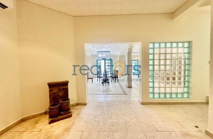 Villa - 3 Bedrooms - 4 Bathrooms for rent in New Salata - Salata - Doha