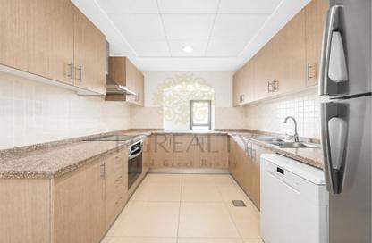 Apartment - 2 Bedrooms - 3 Bathrooms for sale in East Porto Drive - Porto Arabia - The Pearl Island - Doha Apartment - 2 Bedrooms - 3 Bathrooms for sale in East Porto Drive - Porto Arabia - The Pearl Island - Doha