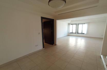 Apartment - 3 Bedrooms - 3 Bathrooms for rent in East Porto Drive - Porto Arabia - The Pearl Island - Doha