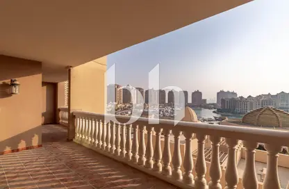 Apartment - 2 Bedrooms - 3 Bathrooms for sale in West Porto Drive - Porto Arabia - The Pearl Island - Doha