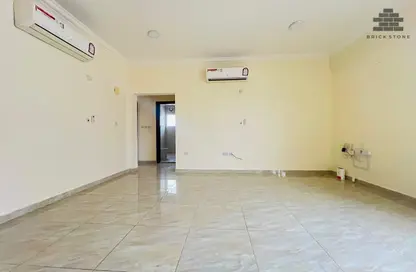 Apartment - 2 Bedrooms - 2 Bathrooms for rent in Al Hashmi Building - Al Muntazah Street - Al Muntazah - Doha