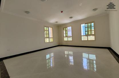 Apartment - 3 Bedrooms - 3 Bathrooms for rent in Muntazah 10 - Al Muntazah - Doha