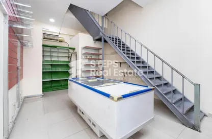 محل تجاري - استوديو - 1 حمام للايجار في برج مشيرب - مشيرب - مشيرب - الدوحة