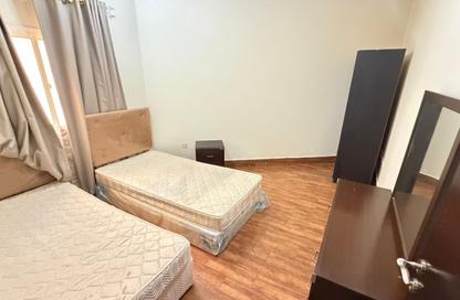 Apartment - 2 Bedrooms - 2 Bathrooms for rent in Al Duhail - Al Duhail - Doha