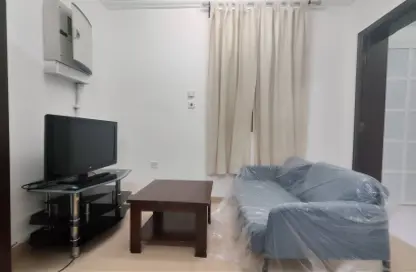 Apartment - 1 Bathroom for rent in Al Nuaim Compound - Al Duhail North - Al Duhail - Doha