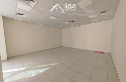Shop - Studio - 1 Bathroom for rent in Al Sadd Road - Al Sadd - Doha