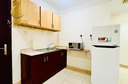 Apartment - 1 Bedroom - 1 Bathroom for rent in Umm Ghwailina Comm - Umm Ghuwalina - Umm Ghuwailina - Doha