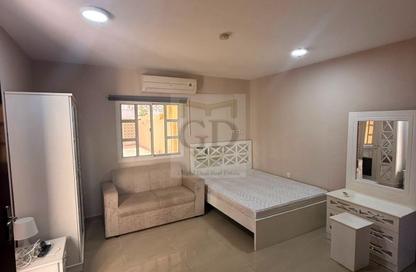 Apartment - Studio - 1 Bathroom for rent in Onaiza - Doha