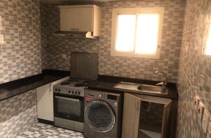Apartment - 2 Bedrooms - 2 Bathrooms for rent in Bin Omran - Fereej Bin Omran - Doha