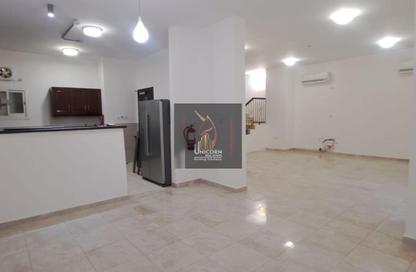 مجمع سكني - 3 غرف نوم - 4 حمامات للايجار في اللقطة - اللقطة - الدوحة