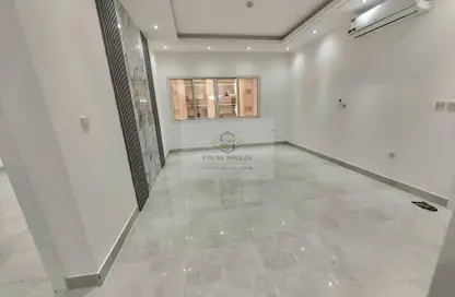 Apartment - 2 Bedrooms - 3 Bathrooms for rent in Al Mansoura - Al Mansoura - Doha