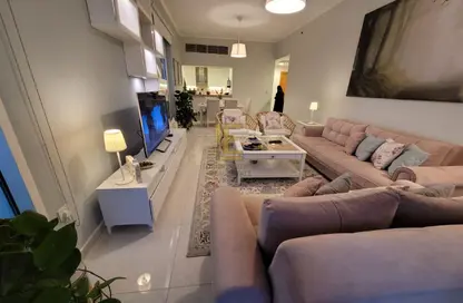 Apartment - 2 Bedrooms - 3 Bathrooms for sale in Viva Bahriyah - The Pearl Island - Doha