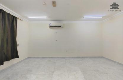 Apartment - 4 Bedrooms - 3 Bathrooms for rent in Al Mansoura - Al Mansoura - Doha