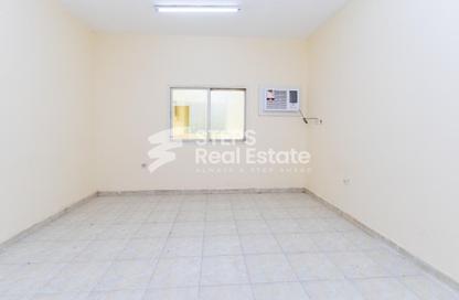 Labor Camp - Studio - 7+ Bathrooms for rent in Industrial Area 4 - Industrial Area - Industrial Area - Doha