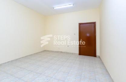 Labor Camp - Studio - 7+ Bathrooms for rent in Industrial Area 4 - Industrial Area - Industrial Area - Doha