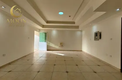 شقة - 2 غرف نوم - 2 حمامات للايجار في شارع النصر - النصر - الدوحة