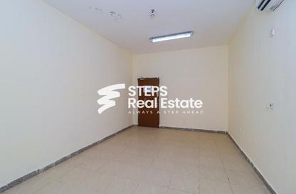 سكن عمال - استوديو - 8 حمامات للايجار في المنطقة الصناعية 4 - المنطقة الصناعية - المنطقة الصناعية - الدوحة