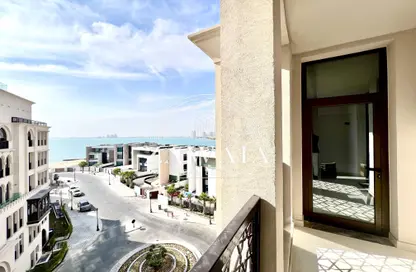 شقة - 2 غرف نوم - 4 حمامات للايجار في البلاج الغربي - البلاج - جزيرة اللؤلؤة - الدوحة شقة - 2 غرف نوم - 4 حمامات للايجار في البلاج الغربي - البلاج - جزيرة اللؤلؤة - الدوحة