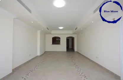 شقة - 2 غرف نوم - 3 حمامات للايجار في طريق بورتو الشرقي - بورتو أرابيا - جزيرة اللؤلؤة - الدوحة