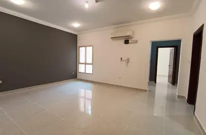 Apartment - 2 Bedrooms - 2 Bathrooms for rent in Bin Omran 35 - Fereej Bin Omran - Doha