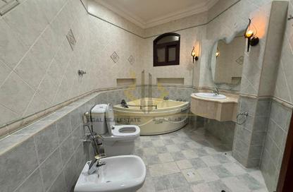 Apartment - Studio - 1 for rent in Legtaifiya Lagoon - West Bay - Doha