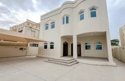 Villa - 5 Bedrooms - 7 Bathrooms for rent in Street 870 - Al Duhail South - Al Duhail - Doha