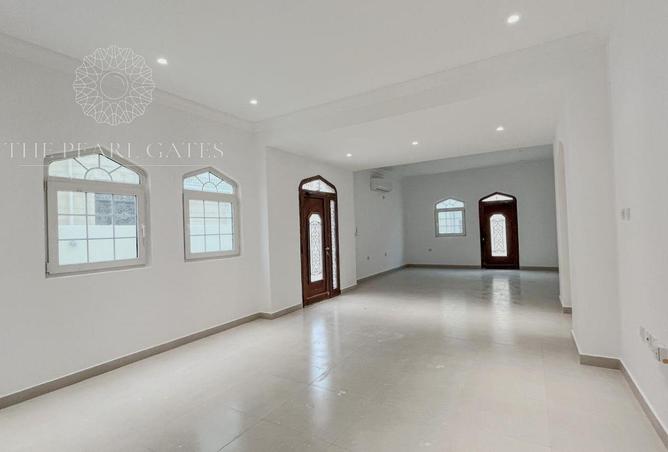 54493382 - Property Image 2