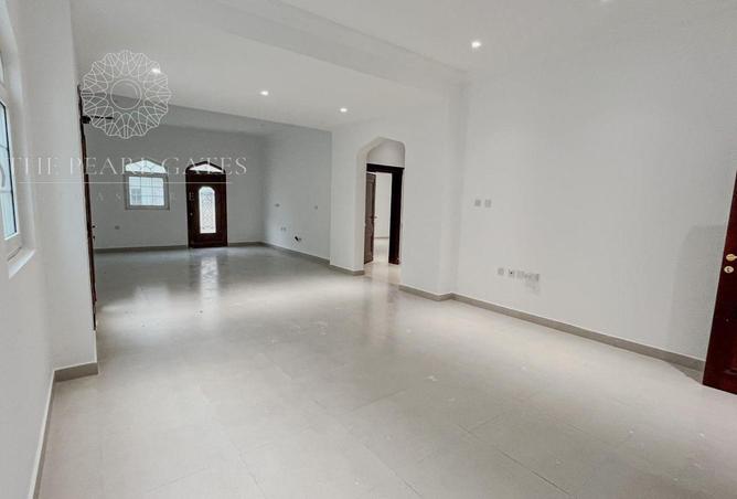 54493382 - Property Image 3