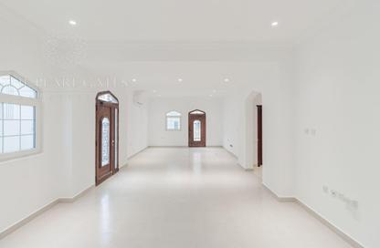 Villa - 5 Bedrooms - 7 Bathrooms for rent in Street 870 - Al Duhail South - Al Duhail - Doha