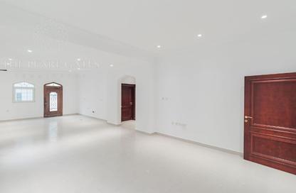 Villa - 5 Bedrooms - 7 Bathrooms for rent in Street 870 - Al Duhail South - Al Duhail - Doha