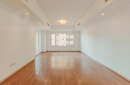 Apartment - 2 Bedrooms - 3 Bathrooms for rent in East Porto Drive - Porto Arabia - The Pearl Island - Doha