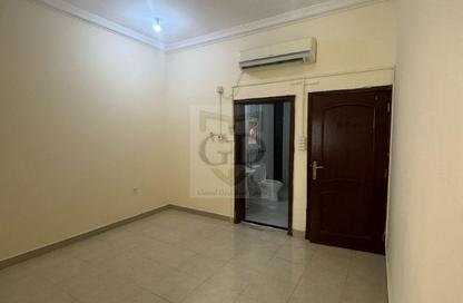 Apartment - Studio - 1 Bathroom for rent in Al Maamoura - Al Maamoura - Doha