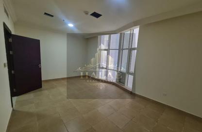 Apartment - 2 Bedrooms - 2 Bathrooms for rent in Al Salam Tower - Corniche Road - Corniche Road - Doha