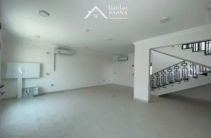 مجمع سكني - 7 غرف نوم للايجار في Hazm Al Markhiya - الدوحة
