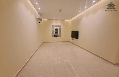 Apartment - 2 Bedrooms - 3 Bathrooms for rent in Old Airport Road - Old Airport Road - Doha