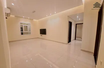 شقة - 2 غرف نوم - 3 حمامات للايجار في شارع المطار القديم - طريق المطار القديم - الدوحة شقة - 2 غرف نوم - 3 حمامات للايجار في شارع المطار القديم - طريق المطار القديم - الدوحة
