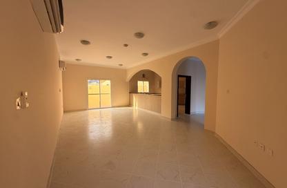 Villa - 4 - 5 for rent in Umm Salal Ali - Umm Salal Ali - Doha