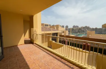 Apartment - 2 Bedrooms - 3 Bathrooms for rent in West Porto Drive - Porto Arabia - The Pearl Island - Doha