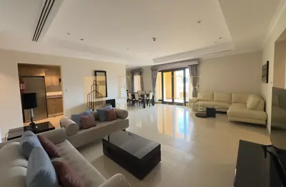 Apartment - 2 Bedrooms - 3 Bathrooms for rent in West Porto Drive - Porto Arabia - The Pearl Island - Doha