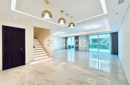 Villa - 5 Bedrooms - 6 Bathrooms for rent in Floresta Gardens - Floresta Gardens - The Pearl Island - Doha