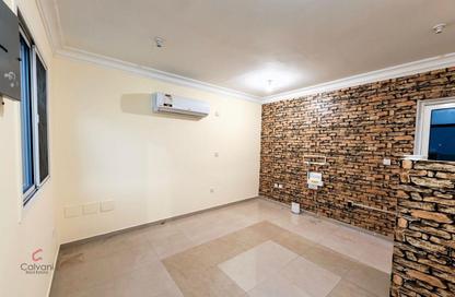 Apartment - 1 Bedroom - 1 Bathroom for rent in Ain Khalid Gate - Ain Khaled - Doha