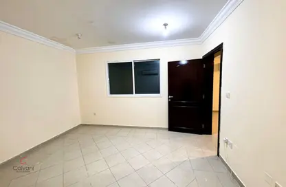 شقة - غرفة نوم - 1 حمام للايجار في بوابة عين خالد - عين خالد - الدوحة